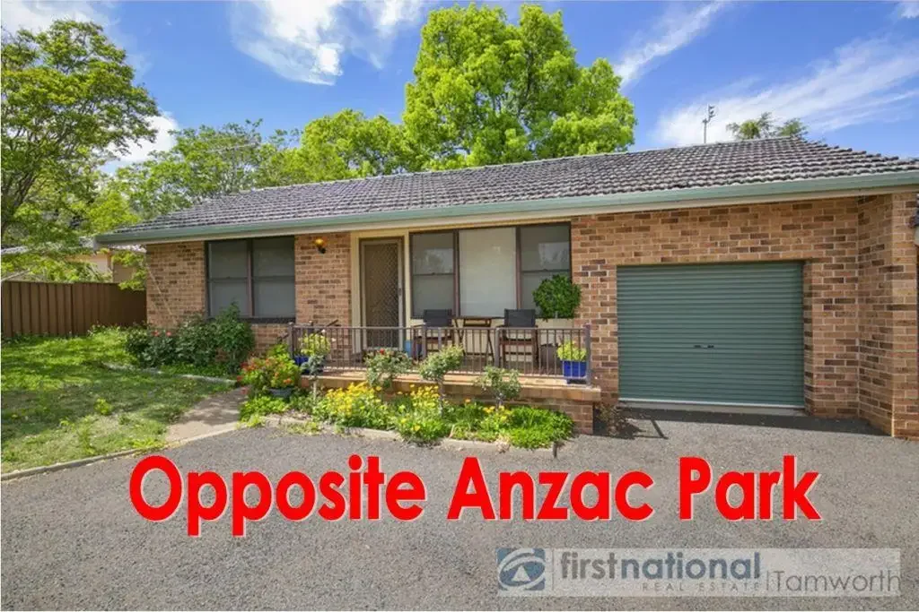 East Tamworth - Opposite Anzac Park - 2 Bedrooms.