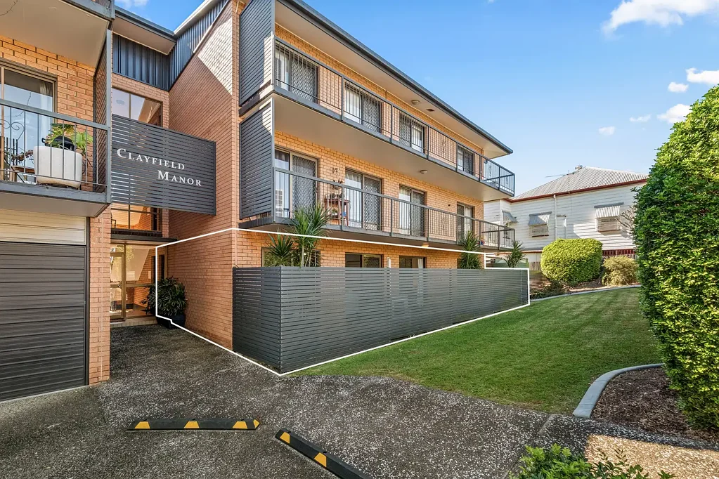 Wooloowin 2房 带私人花园露台的宽敞底层单元房 Spacious Ground Floor Living with Private Garden Patio