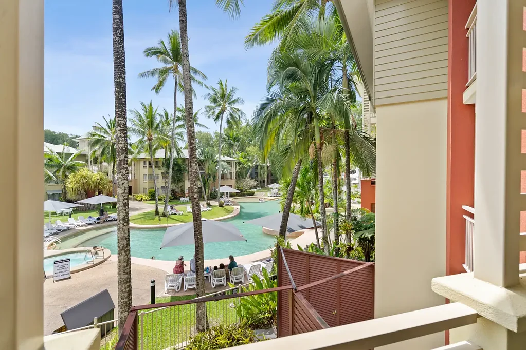 Palm Cove 2房  Flexible dual key living with pool views in beachfront resort.