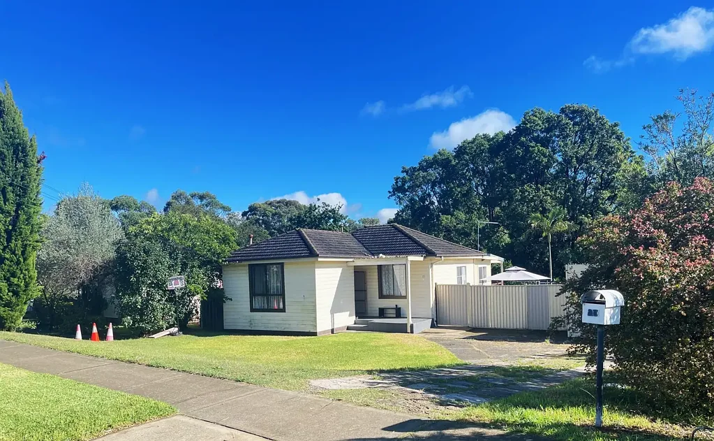Updated 3 bedroom house with Inground swimming pool