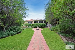 1 Valley Drive, East Tamworth