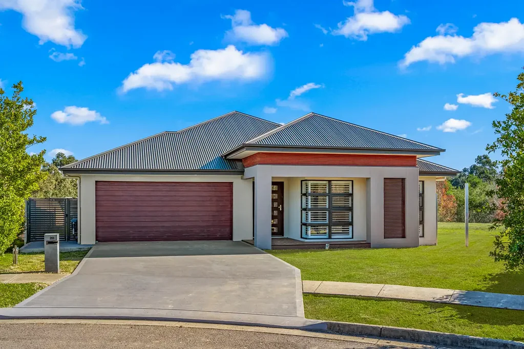 Luxury Living - Quiet Hunterview Location