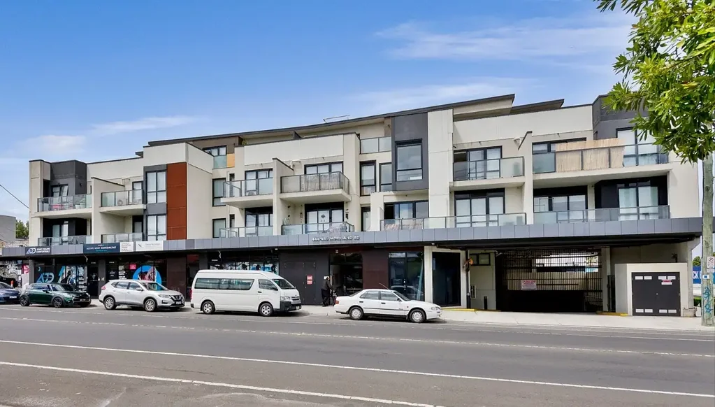 Modern One-Bedroom Apartment in Prime Brunswick Location
