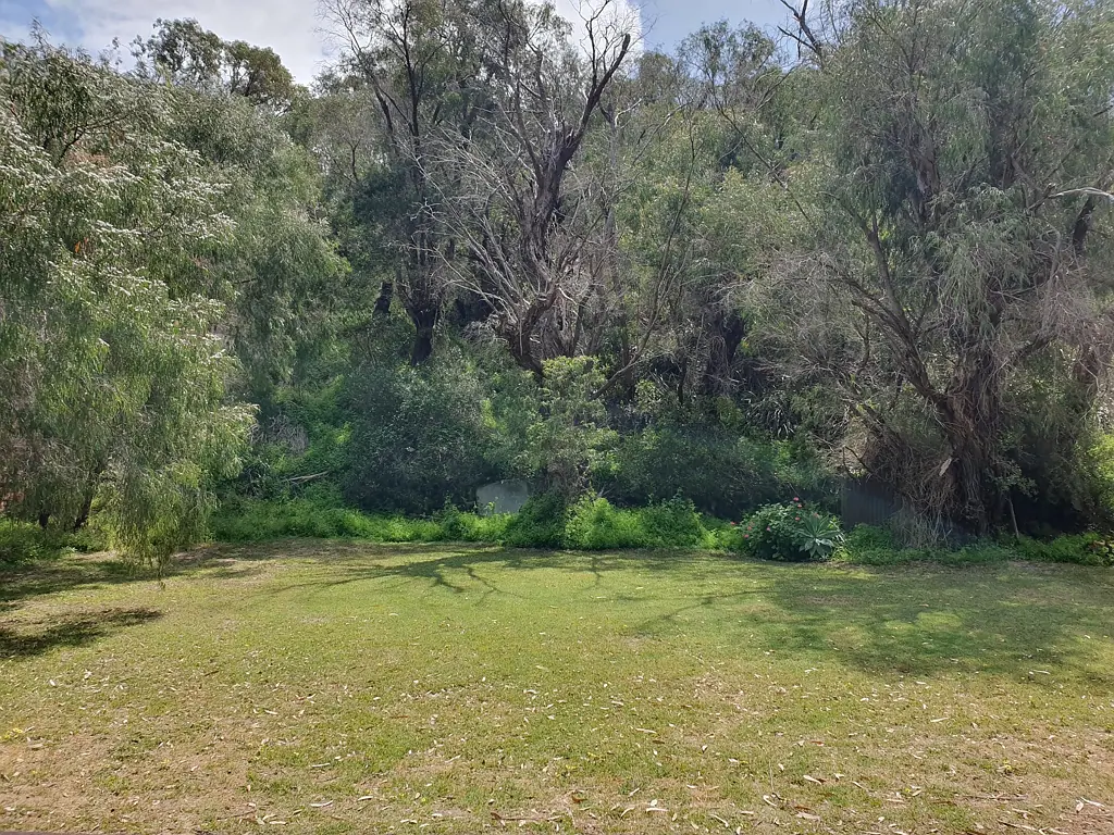 25 Myalup Beach Road, Myalup, WA 6220