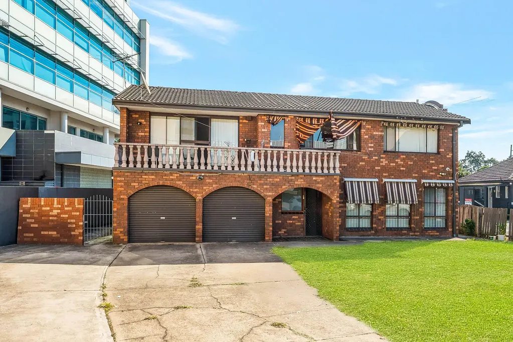 Liverpool 4Phòng ngủ R4 ZONING Prime Development Opportunity in Liverpool