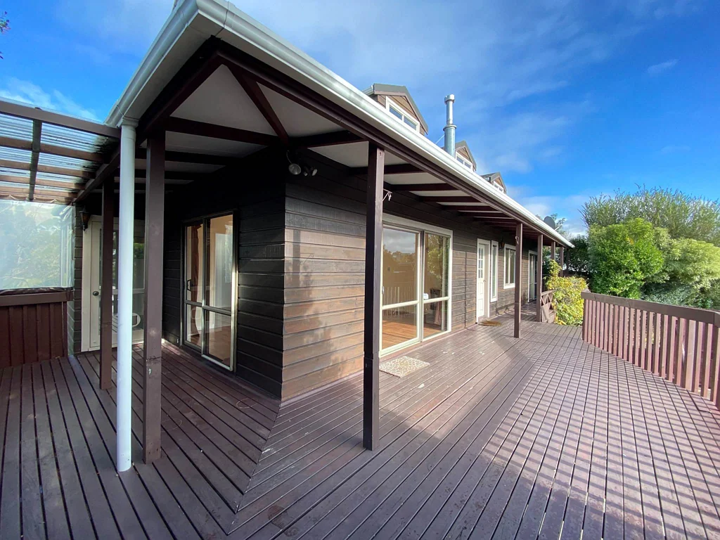 5 Bedroom Family Home in Rangitoto Zone