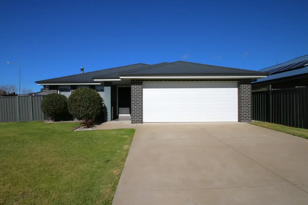 Modern 4 Bedroom Home