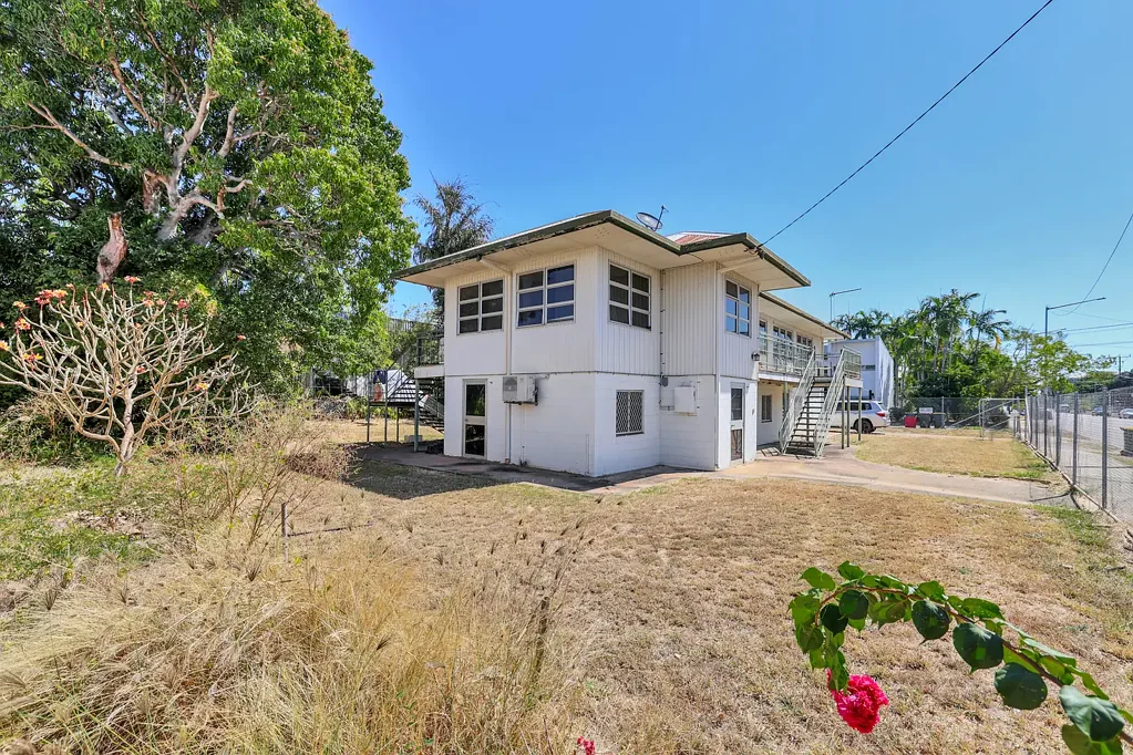 Larrakeyah 5 Bedroom AUCTION - PRICE GUIDE $950k!!! MUST SELL CBD Opportunity with stacks of Potential
