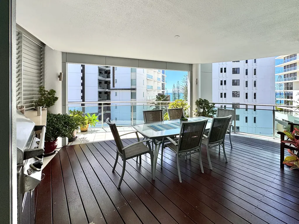 Mooloolaba 4ਬੈੱਡਰੂਮ Mooloolaba's premier residential building, generously sized 3 bedroom plus media/office apartment