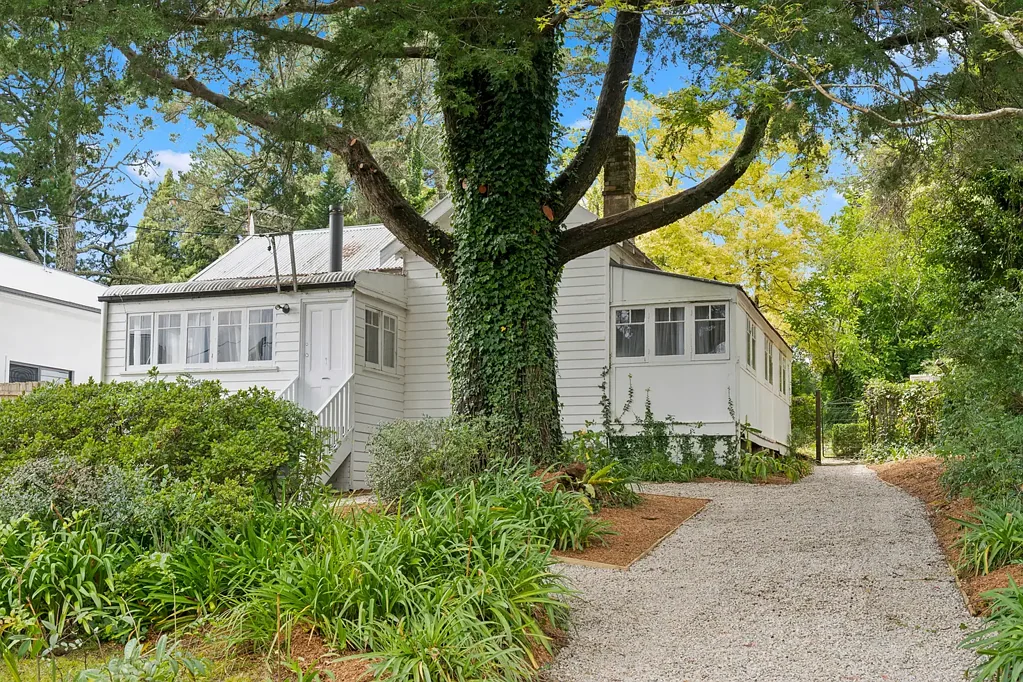 8 Albert Street, Leura, NSW 2780
