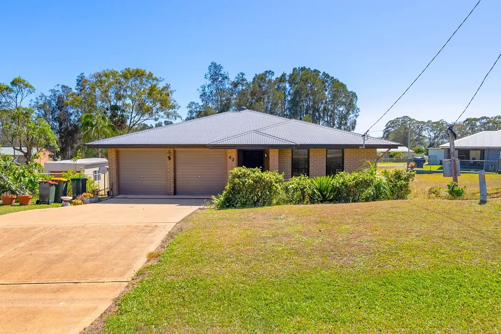 42 Warralong Street, Coomba Park, NSW 2428