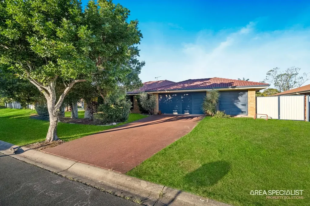 Jacobs Well 4房  Triple Garage, Side Access, Corner Block & Seaside Location | Renovate, Refresh or Enjoy