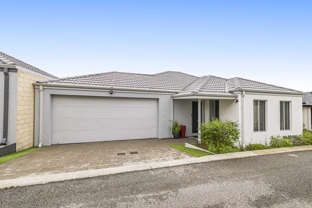 Stylish 4x2 Home Offering Comfort, Space & Convenience