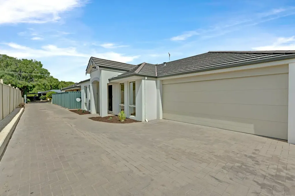 2/3 Moore Street, West Busselton, WA 6280