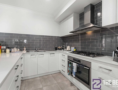 3 Hobson Loop, Piara Waters, WA 6112, 3 slaapkamers, 2 badkamers, House