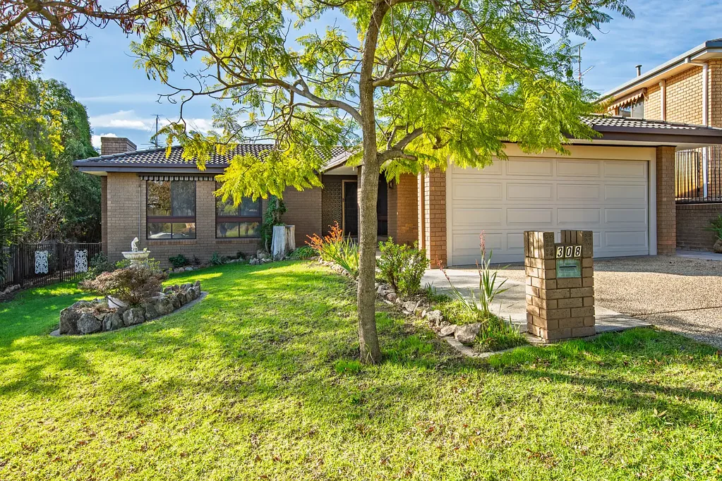 308 Bimbadeen Avenue, East Albury, NSW 2640