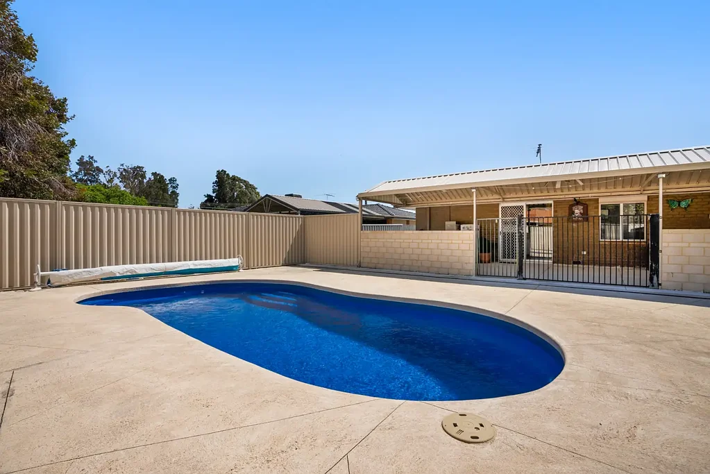 6 Breaden Drive, Cooloongup, WA 6168