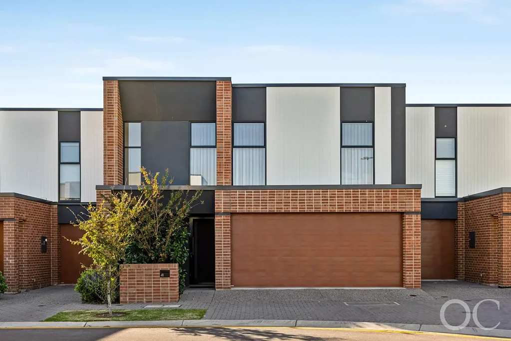 Glenside 4部屋 Open the Door to Superior Executive Living in This 'A' Class Location – Torrens Titled