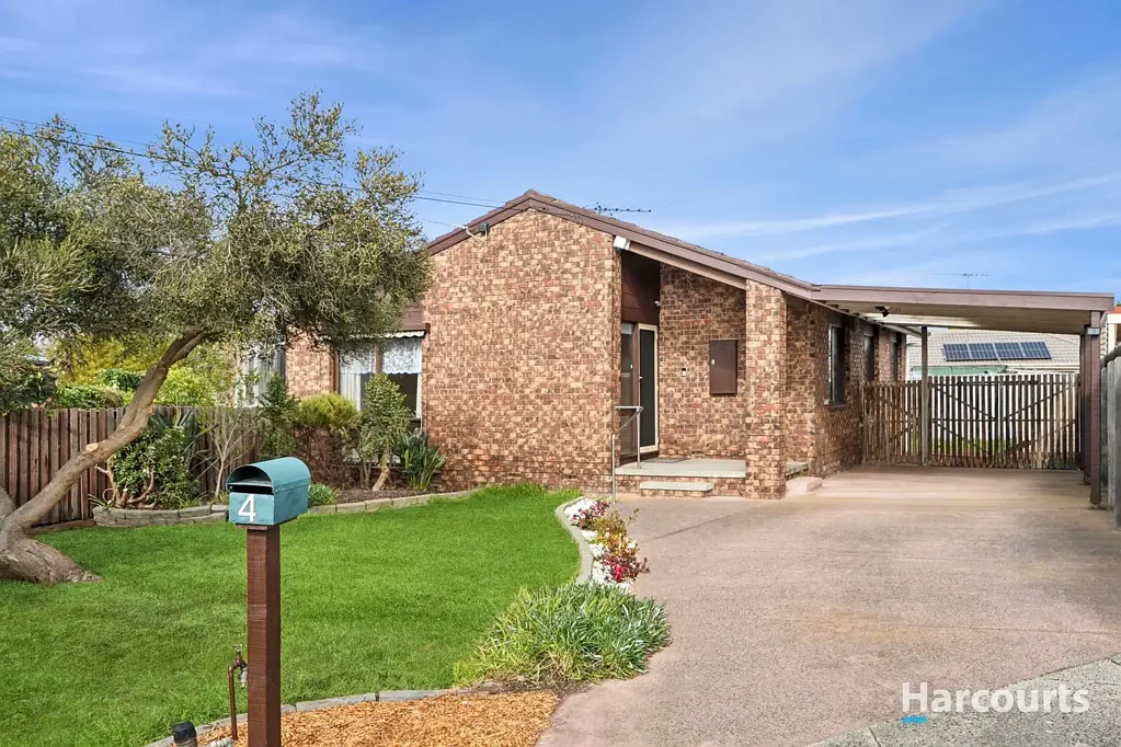 Bell Park 3房  Quiet Court Living with Room to Make It Your Own