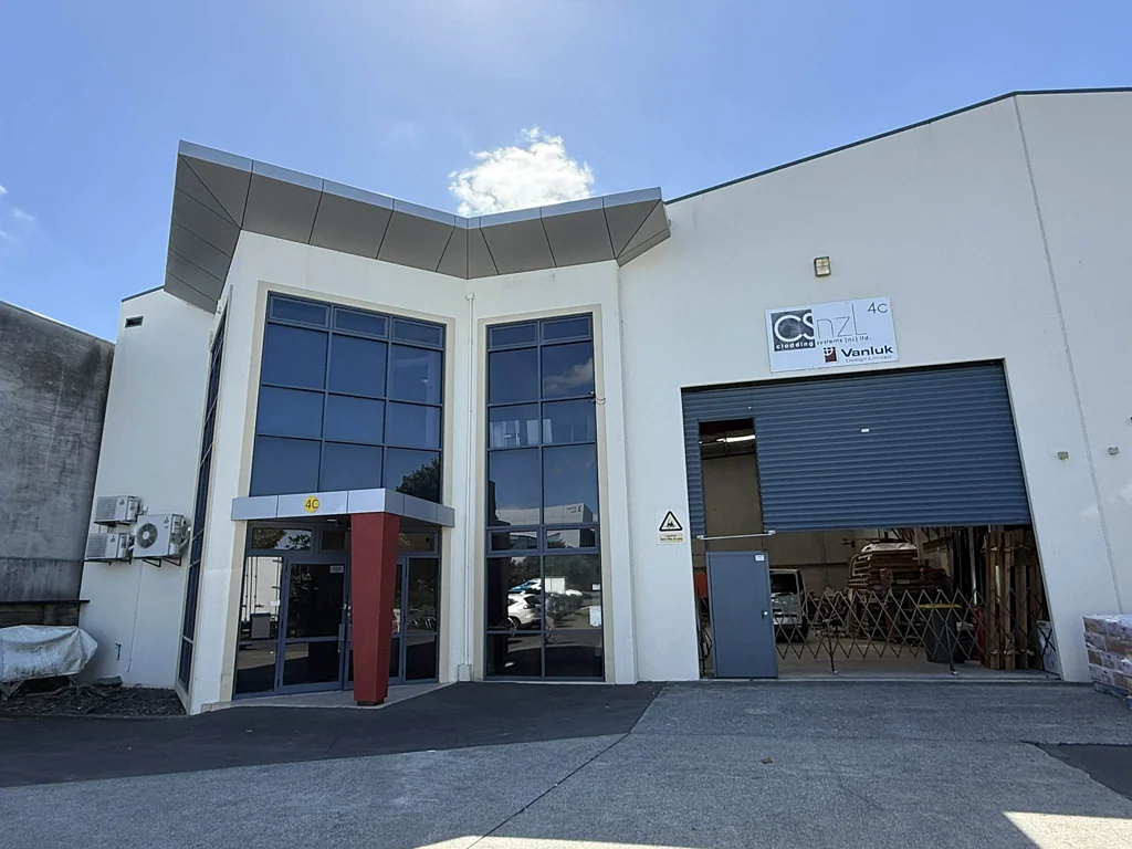 Henderson TIDY, HIGH-STUD, 553M² WAREHOUSE AND OFFICE