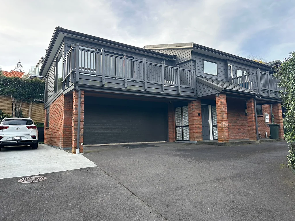 **Stunning Modern Retreat: Your Dream Home Awaits!**
