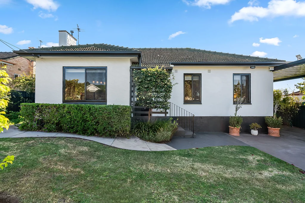 12 Warunda Avenue, Seaview Downs, SA 5049