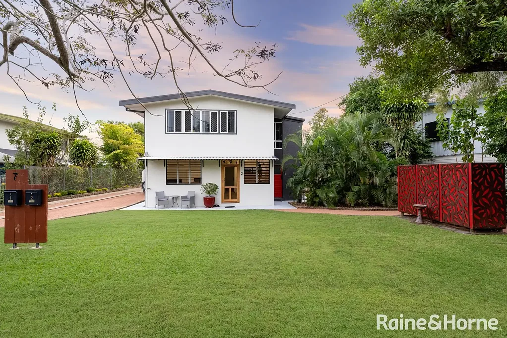 Pallarenda 5 Bedroom Rare Dual-Living Opportunity - Perfect for Extended Families or Smart Investors!