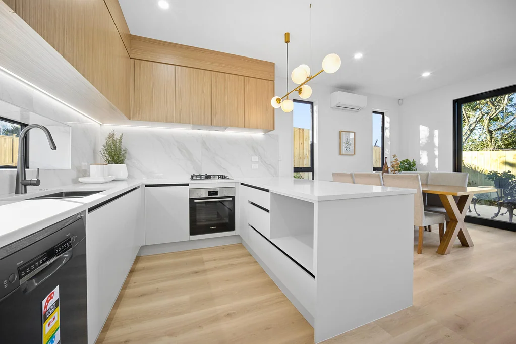 Glendene 4Kwarto Groundfloor Master with Ensuite. Title&CCC Issued