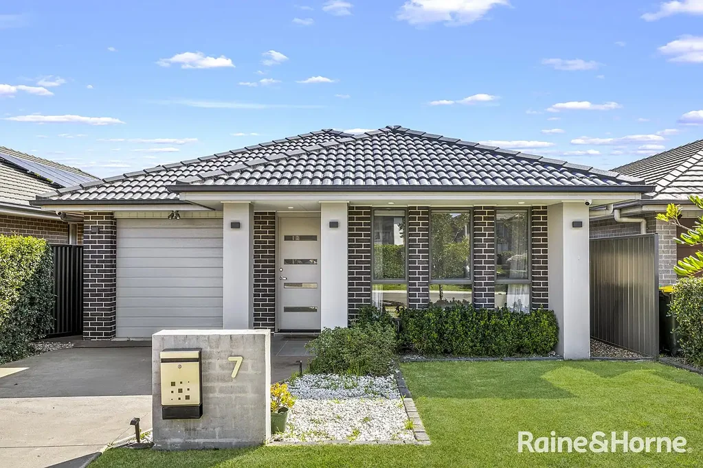 7 Myall Street, Gregory Hills, NSW 2557