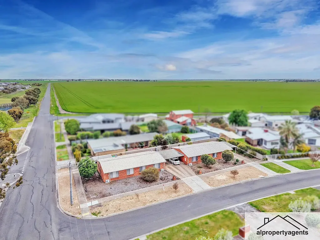 Horsham 8房  Exceptional Investment Opportunity – Block of 4 Solid Brick Units on One Title