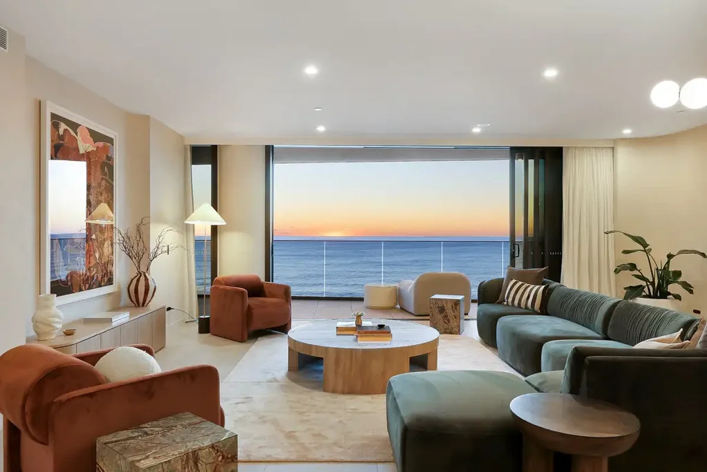 Burleigh Heads 3 Bedroom Luxurious Gold Coast Skyhome - The Pinnacle of Burleigh Beachfront Living