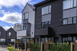27 Ara Paiwhenua, Tawa