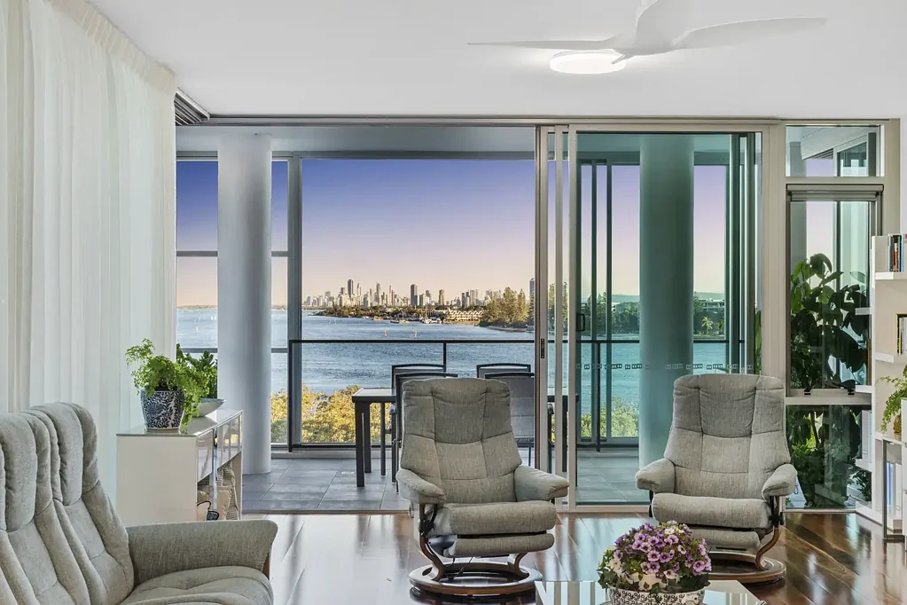 Paradise Point 3બેડરૂમ Sensational Corner Apartment with Sweeping Views over the Broadwater to Surfers Paradise!