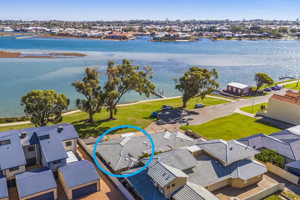 2/4 Soldiers Cove Terrace, Dudley Park, WA 6210