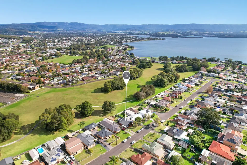 Mount Warrigal 3房  Renovated Family Gem With Lake Views