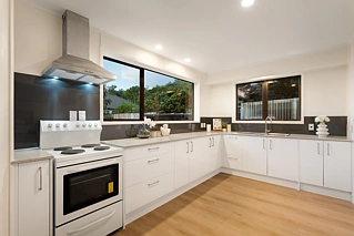 2/21 Walter Strevens Drive, Conifer Grove, Papakura