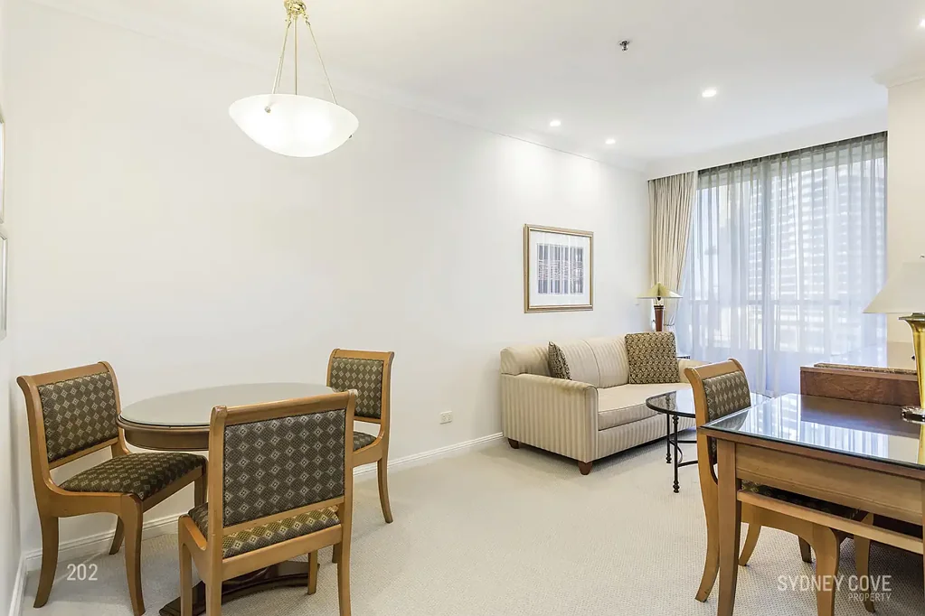 ONE BEDROOM VAST EAST-FACING APARTMENT WITH CITY VIEWS | Furnished