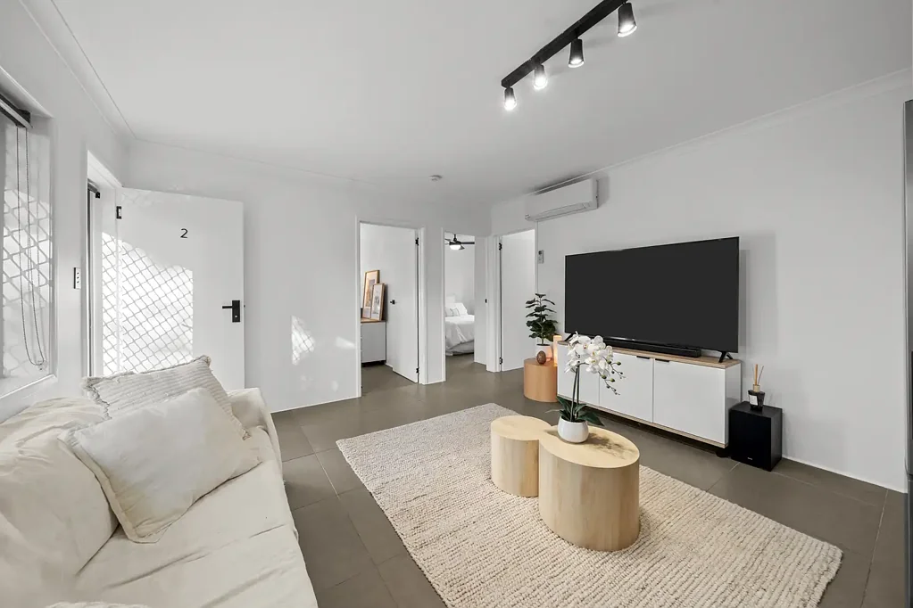 Surfers Paradise 2chambre Owners circumstances changed | Renovated Ground-Floor | Boutique Block of 4