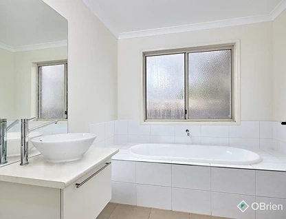 12 Skyline Drive, Warragul, VIC 3820, 4房, 2浴, House