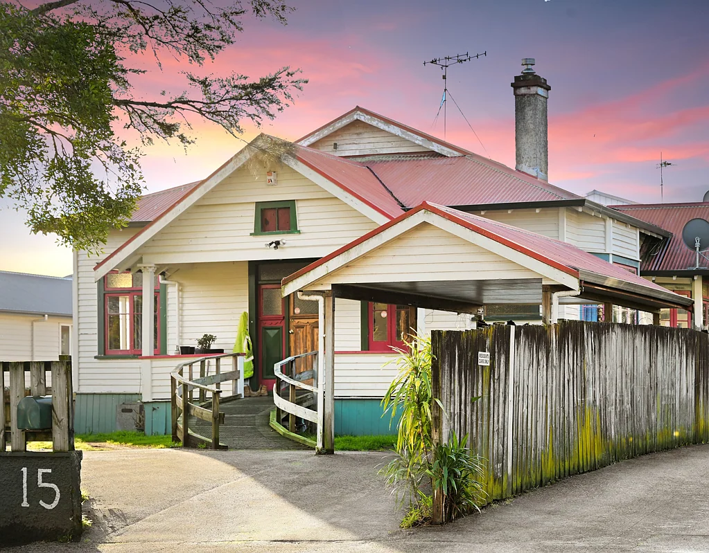 Hamilton East 3غرفة نوم Charming Bungalow in Prime Location