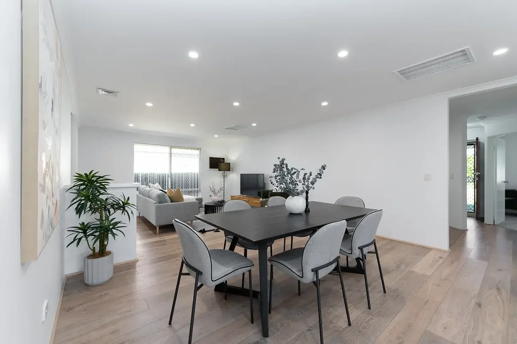 Seville Grove 4कमरा Price Reduced! Outstanding Value!