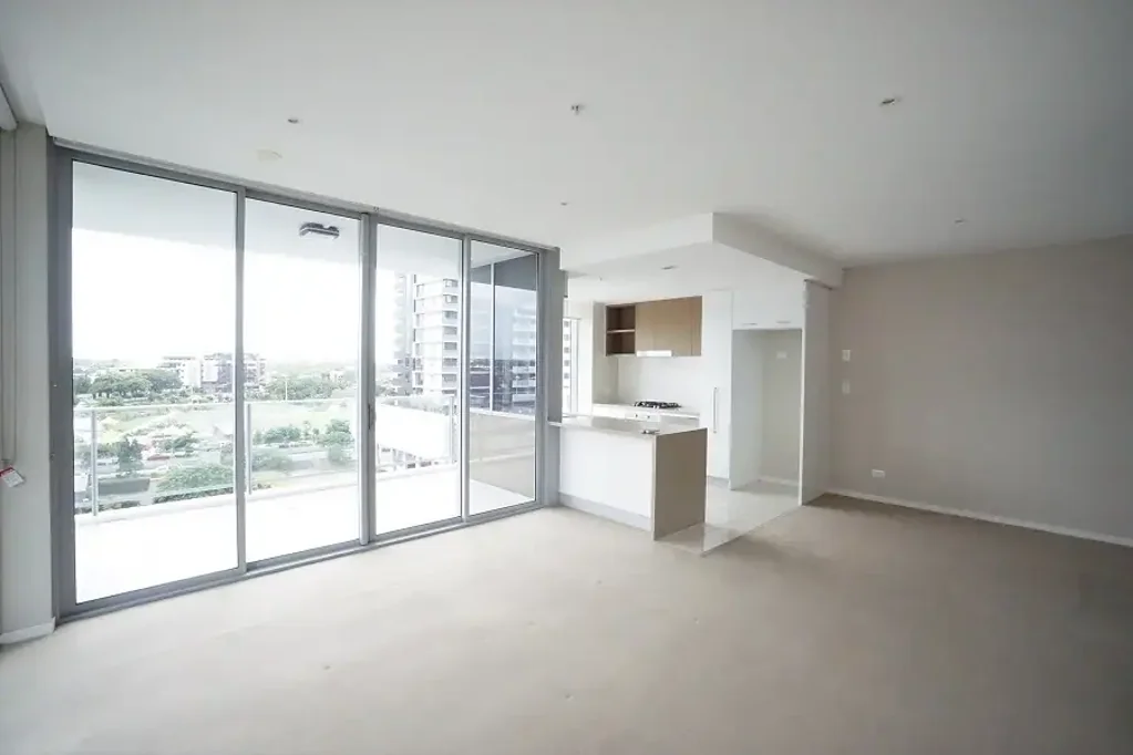 Spacious Modern Apartment with Large Balcony and Excellent Convenience
