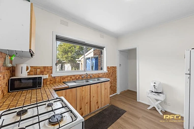 24 Glyndon Ave, St Albans, VIC 3021, 3房, 1浴, House