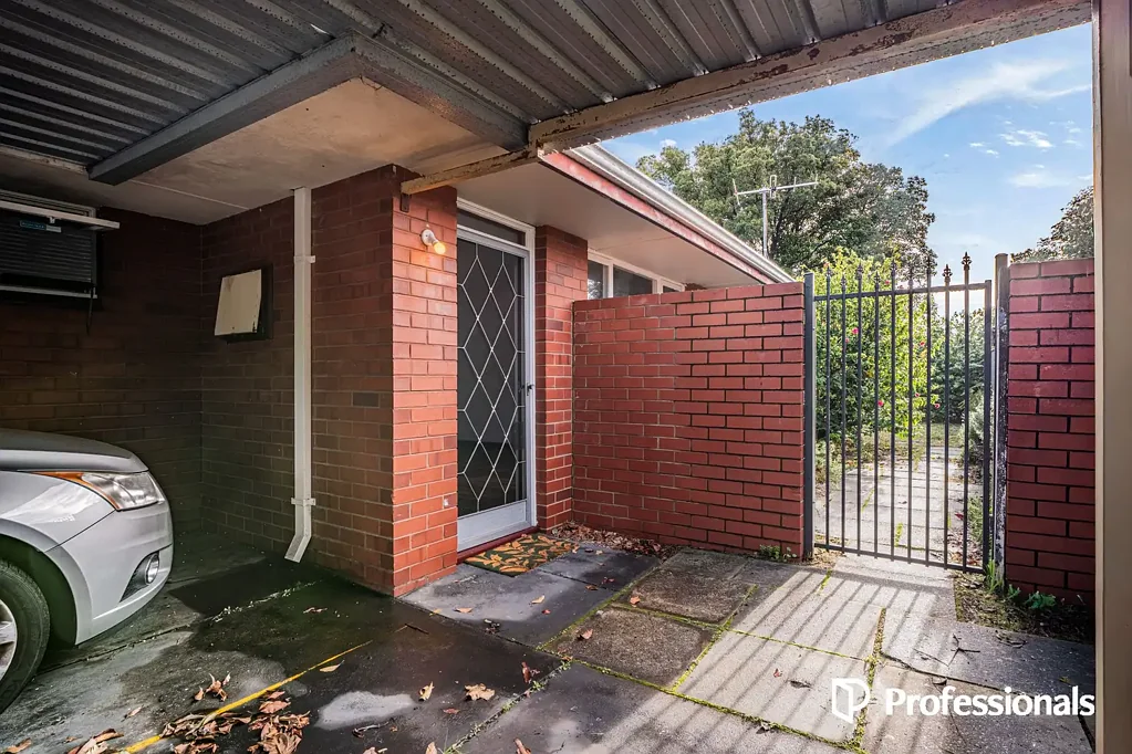 Charming 2 Bedroom, 1 Bathroom Home in Dianella