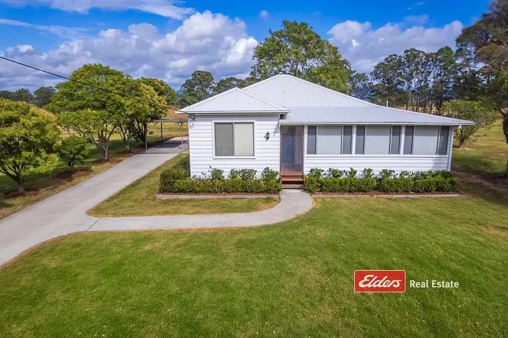 Executive country home with optional extra land