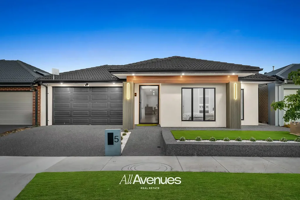 Clyde North 4房  Luxury Family Living in Prestigious Meridian Estate