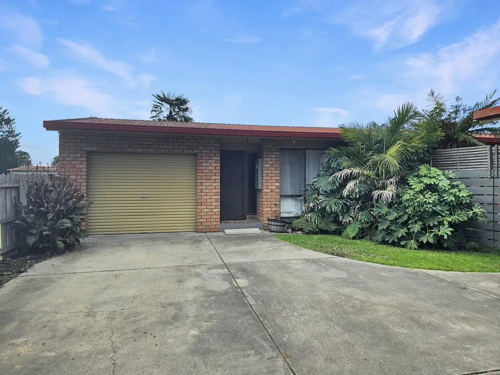 Bairnsdale 3 Bedroom INVESTMENT OPPORTUNITY IN SCHOOL, LEISURE AND HOSPITAL PRECINCT