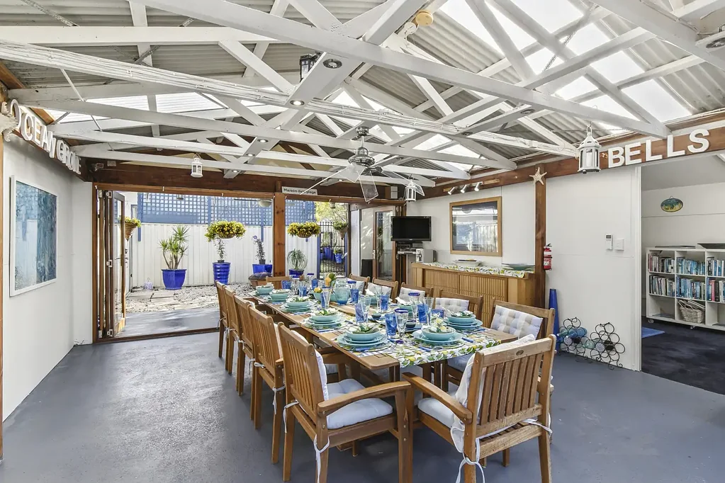 Ocean Grove 3房  Charming Coastal Home, Endless Possibilities