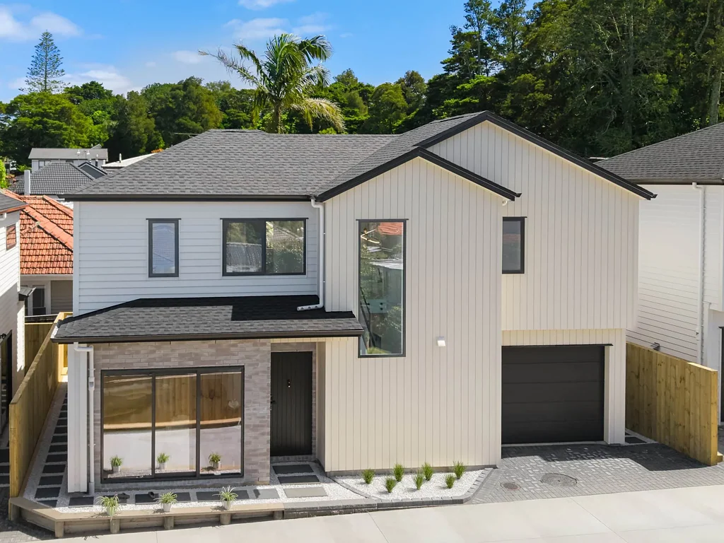 Hillcrest 4ਬੈੱਡਰੂਮ Modern Elegance Meets Spacious Family Living