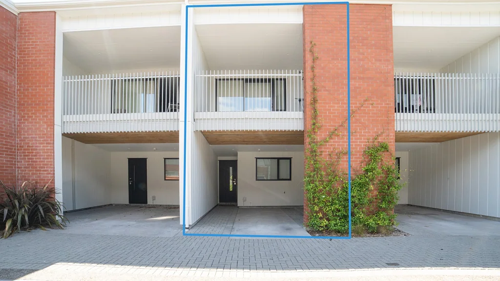 Whitiora 2房  CV $650k, selling for $569k = $81k Instant equity